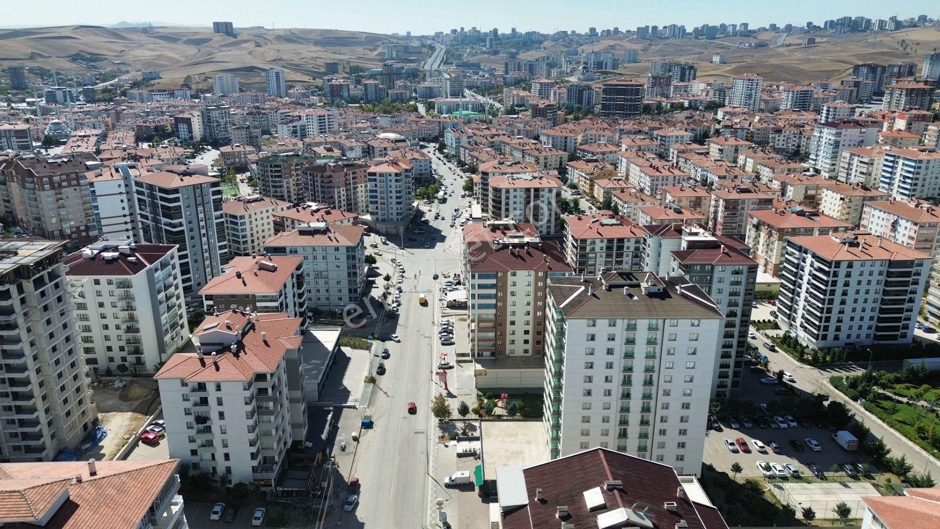 Pursaklar Saray Cumhuriyet Kat Karşılığı Konut İmarlı İmaremlak2'den 1,40 Emsal Cadde Cepheli Yüksek Kat Konut Arsası