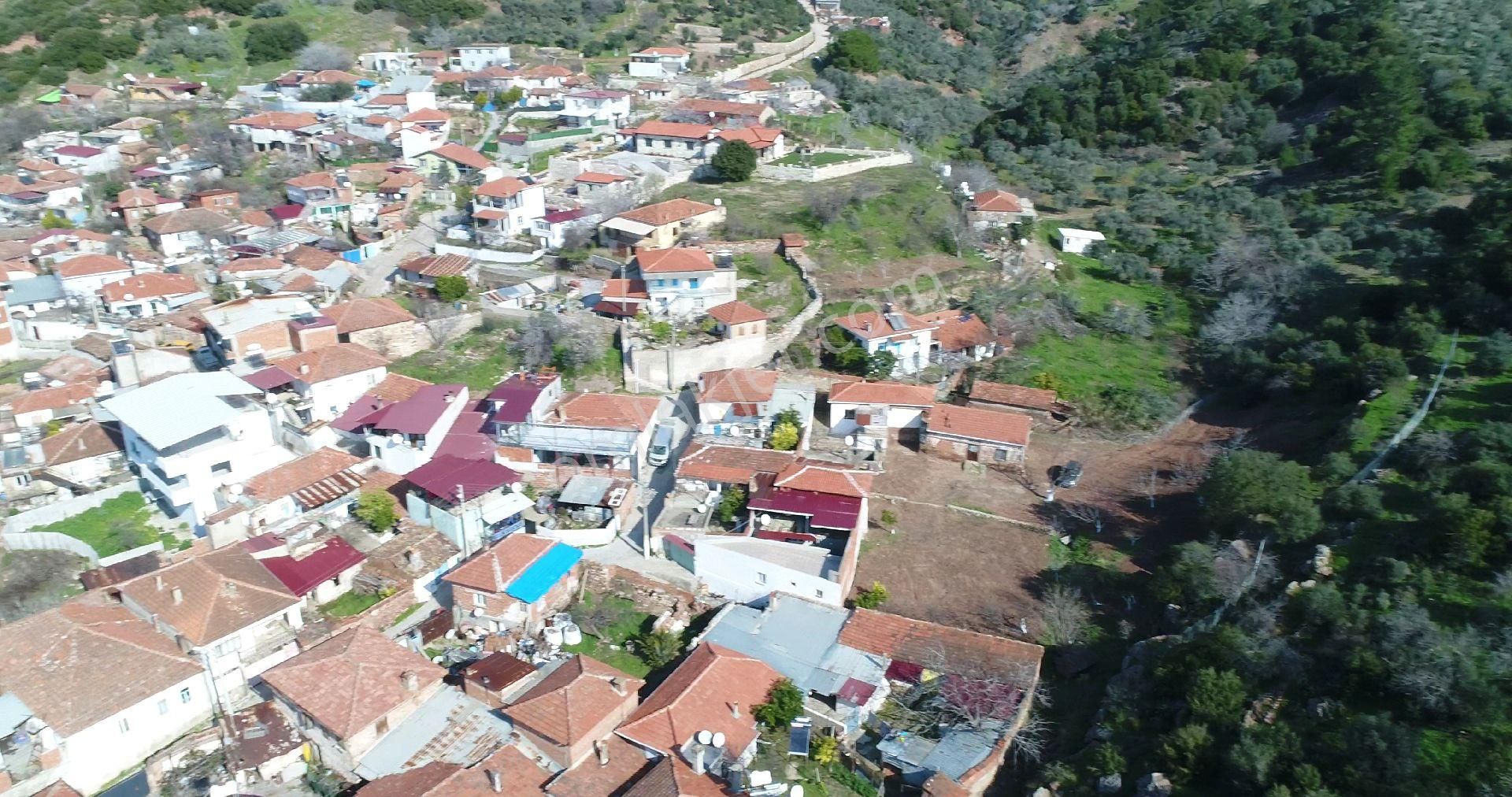 Torbalı Dağkızılca Satılık Köy Evi 884 Mt İmarlı Arsa İçinde Ev Ve Dam