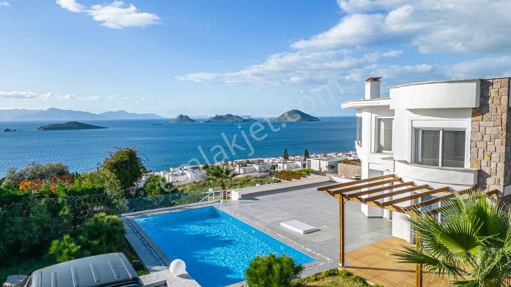 Bodrum Turgutreis Satılık Villa Bodrum Turgutreis'te Satılık 1 Dönüm İçerisinde 6+2 Villa