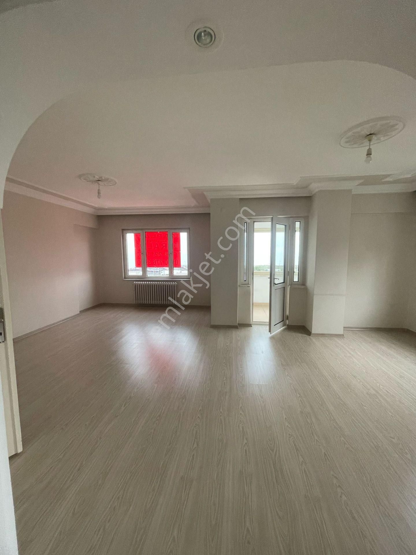 Trabzon Kaplan Emlak Ana Yol Üzeri Kiralık Doğalgazlı Daire - Görsel 2