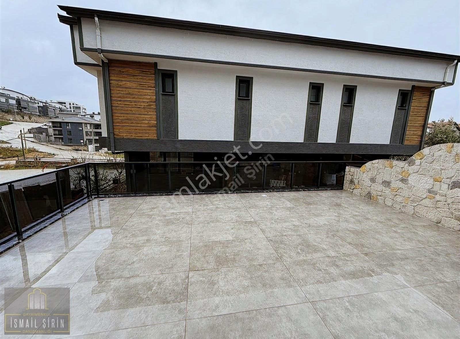 İsmail Şirin'den Manastırda Özel Yapım Deniz Manzaralı 3+2 Villa - Görsel 3