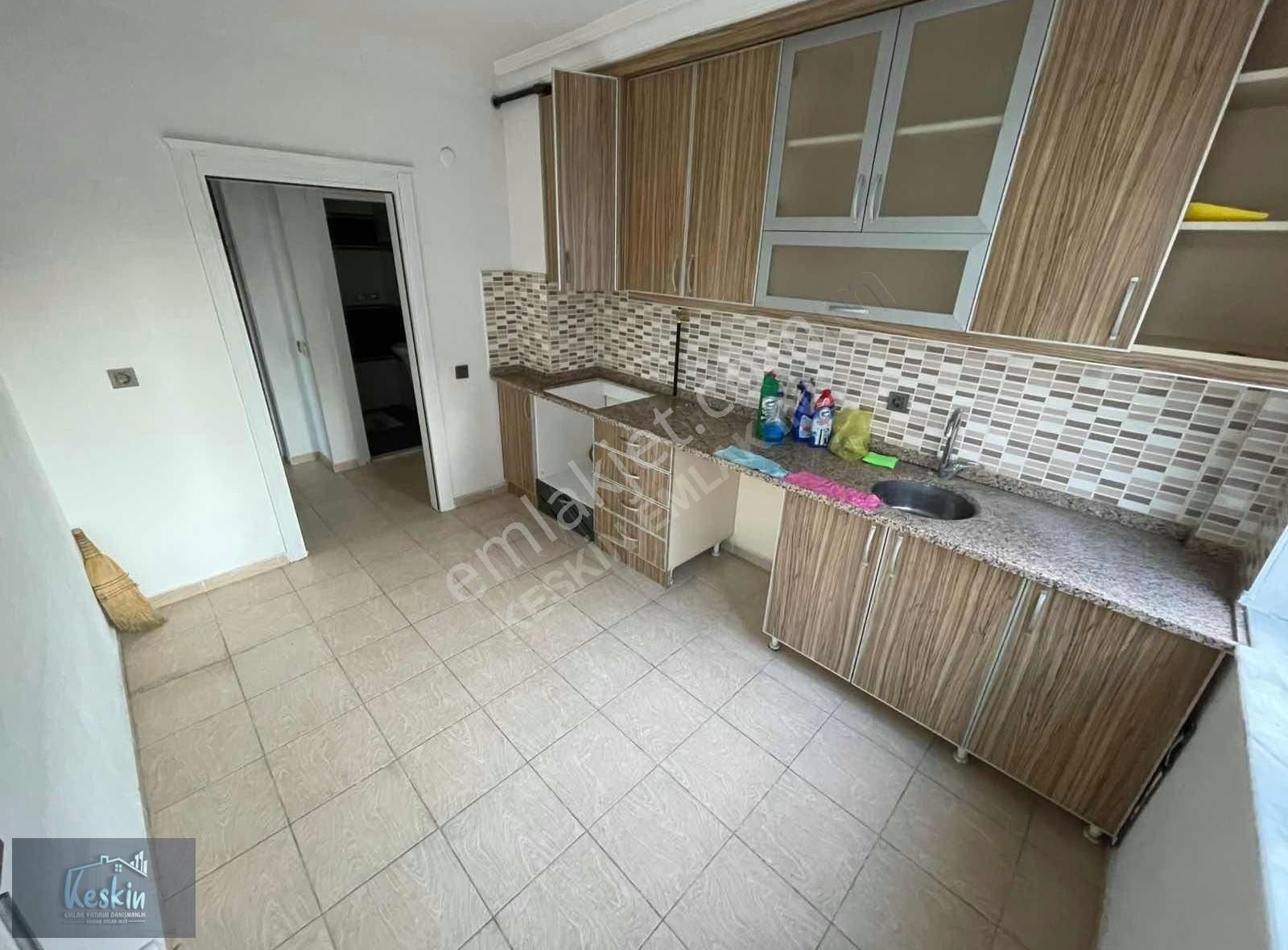 Kepez Teomanpaşa Kiralık Daire Teomanpaşa Mh Tramvaya 2 Dk Aile Apartmanı