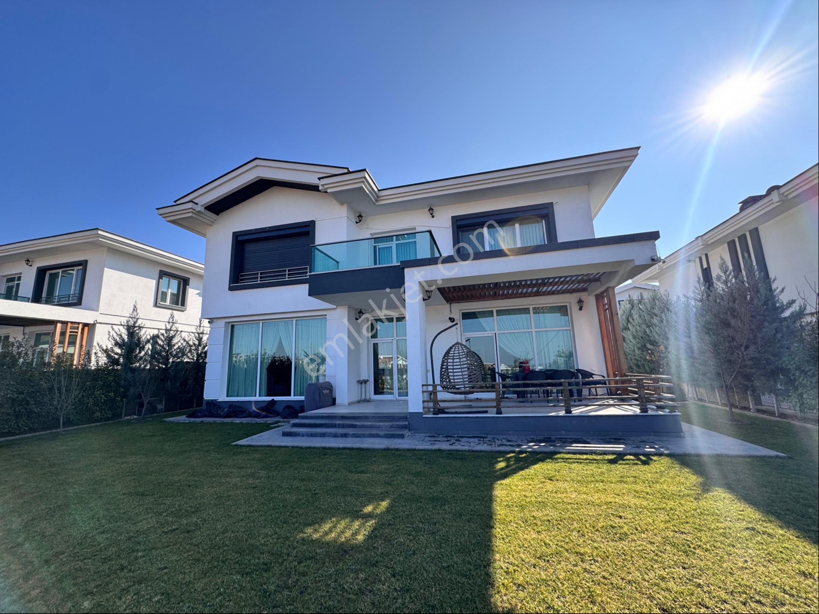 Tuana Villaları'nda Satılık 6+1 Extra Masraflı Dublex Villa - Görsel 3