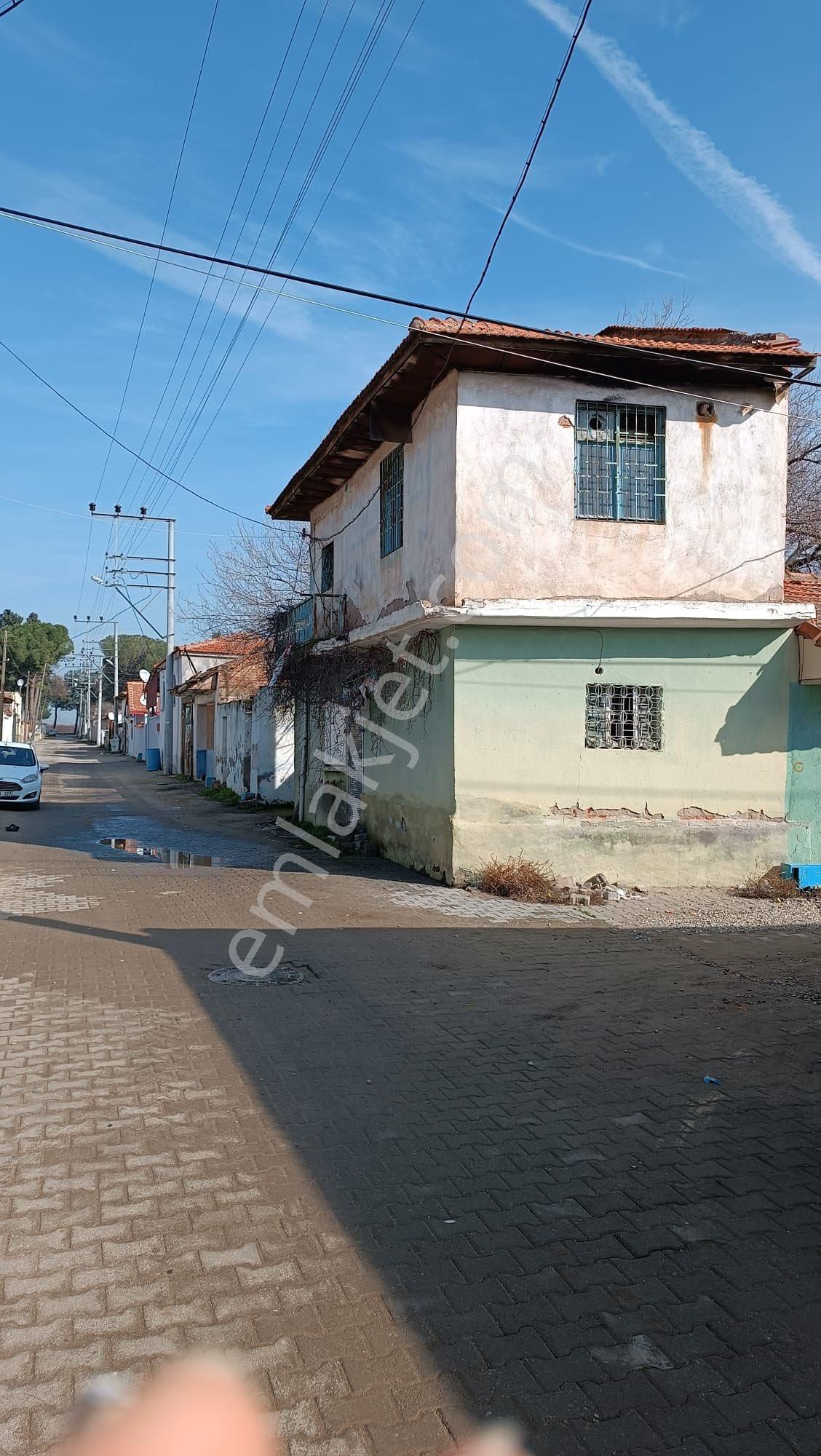 Salihli Yeşilova Satılık Bina Yeşilova Köyünde Satılık Bina