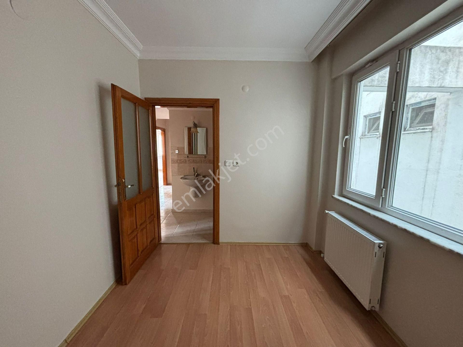 Altıeylül Bahçelievler Kiralık Daire Re/max Mid'den B.evler Tapu Müdürlüğü Yanında Kiralık 3+1 Daire