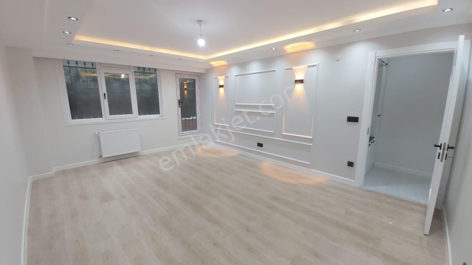 Maltepe Cevizli Satılık Daire Cevizlide 3+1 90 M² Bahçe Kullanımlı Daire