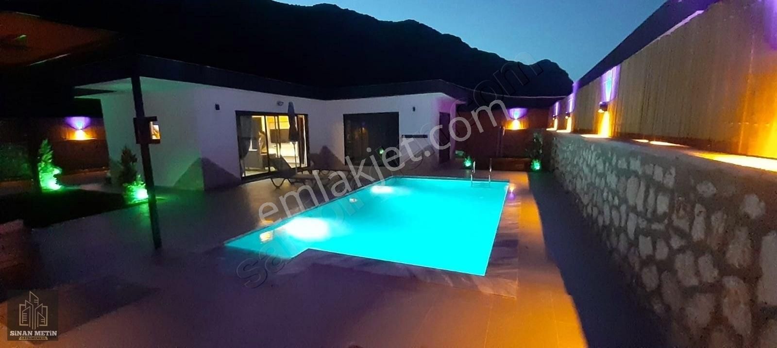 Kaş Bezirgan Satılık Villa Kalkan'da İster Yazlık,istersen Turizm Amaçlı 2 Adet Butik Villa