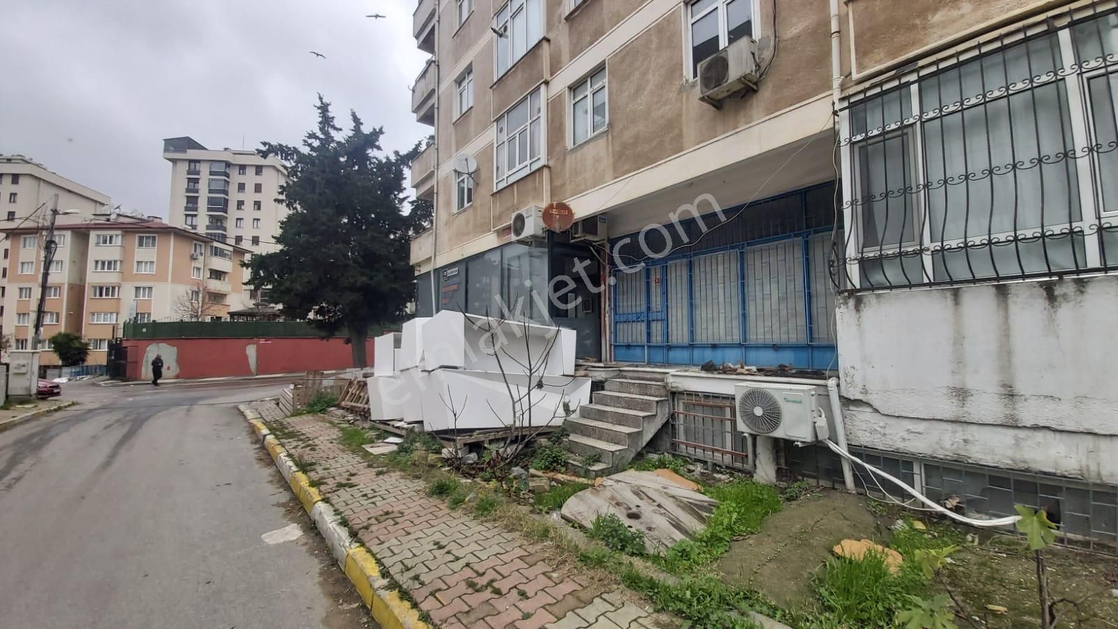 Maltepe Cevizli Satılık Dükkan & Mağaza Bağlarbaşı Mh. Yatırımlık Ulaşıma Yakın 25 M² Dükkan