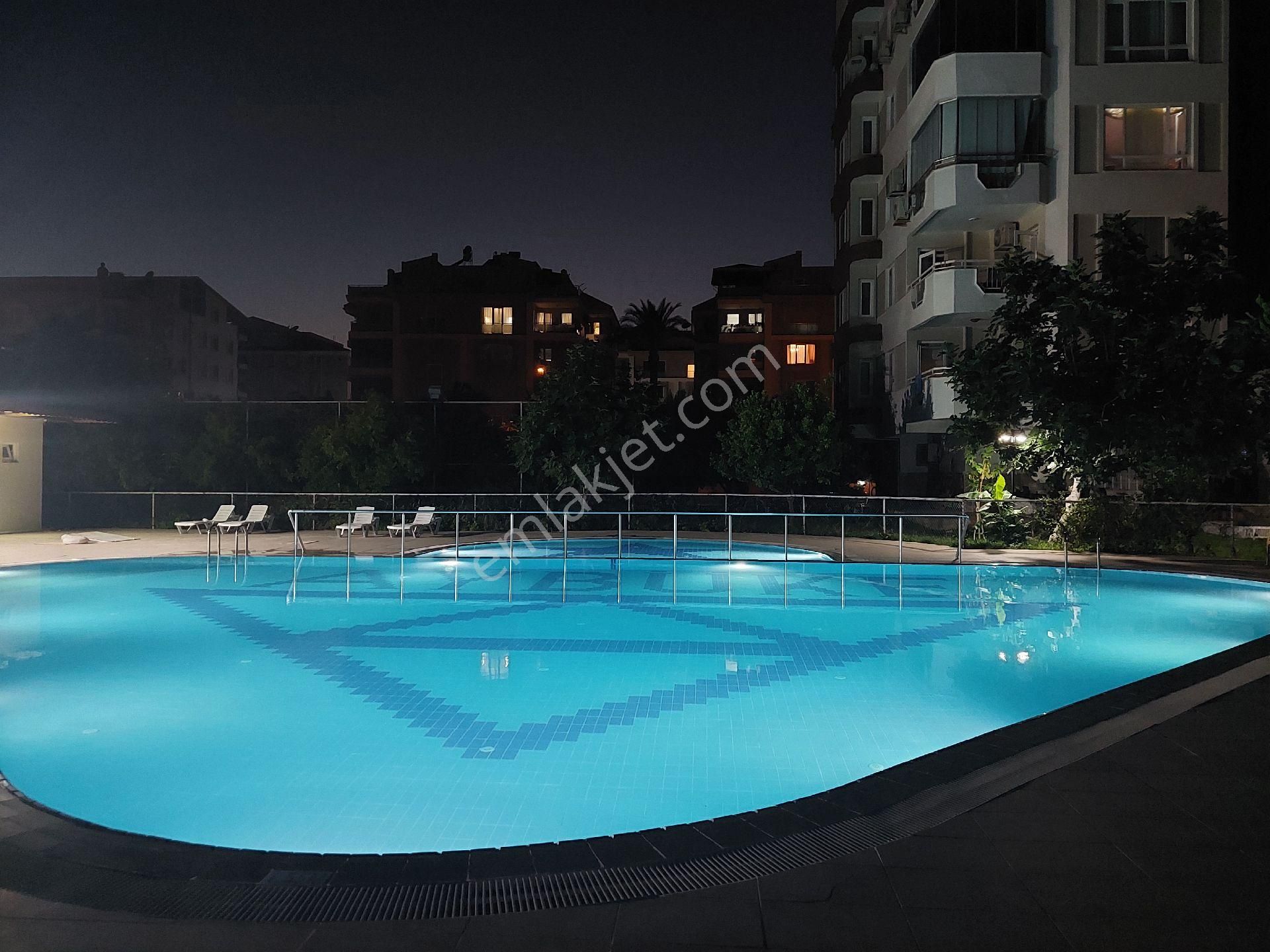 Antalya Konyaaltı Gürsu'da 3+1 Denize 500 M Site İçi Satılık Daire