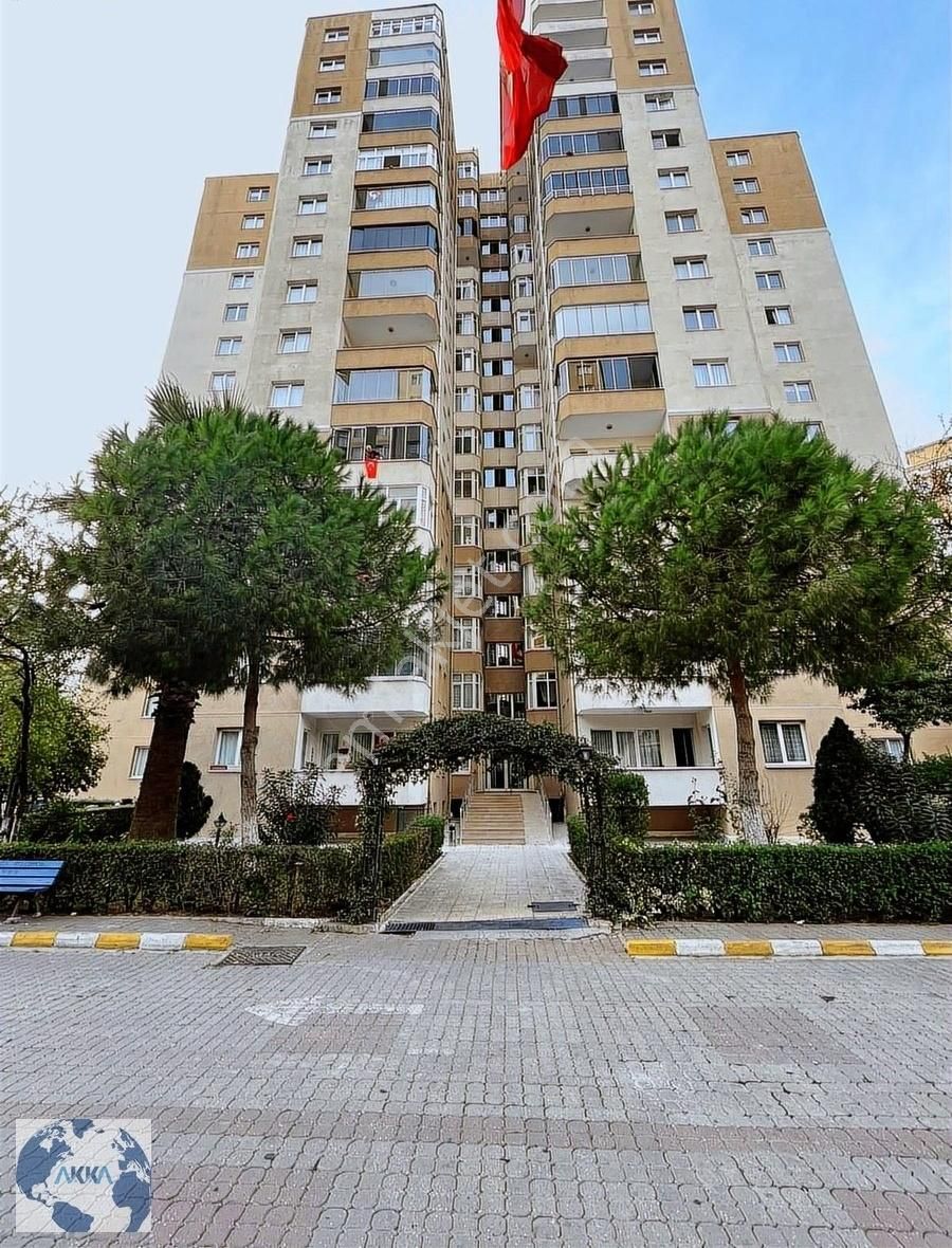 Esenyurt Mevlana Satılık Daire Beylikdüzü Öğretmenler Sitesinde 3+1 Arakat Tadilatlı Daire