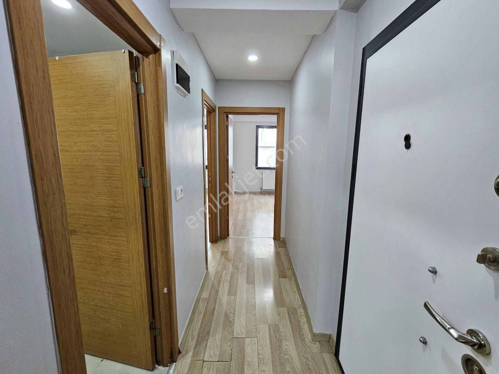 Zeytinburnu Yeşiltepe Satılık Daire Zeytinburnu Yeşiltepe'de 2+1 70 M2 3 Yıllık Binada Satılık Daire