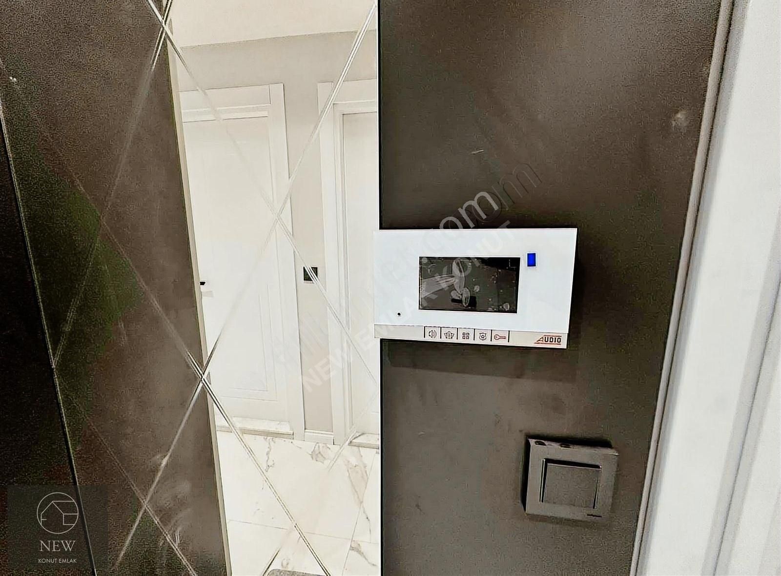 New Emlak'tan Çamlıca'da Satılık 3+1 Lüx Daire