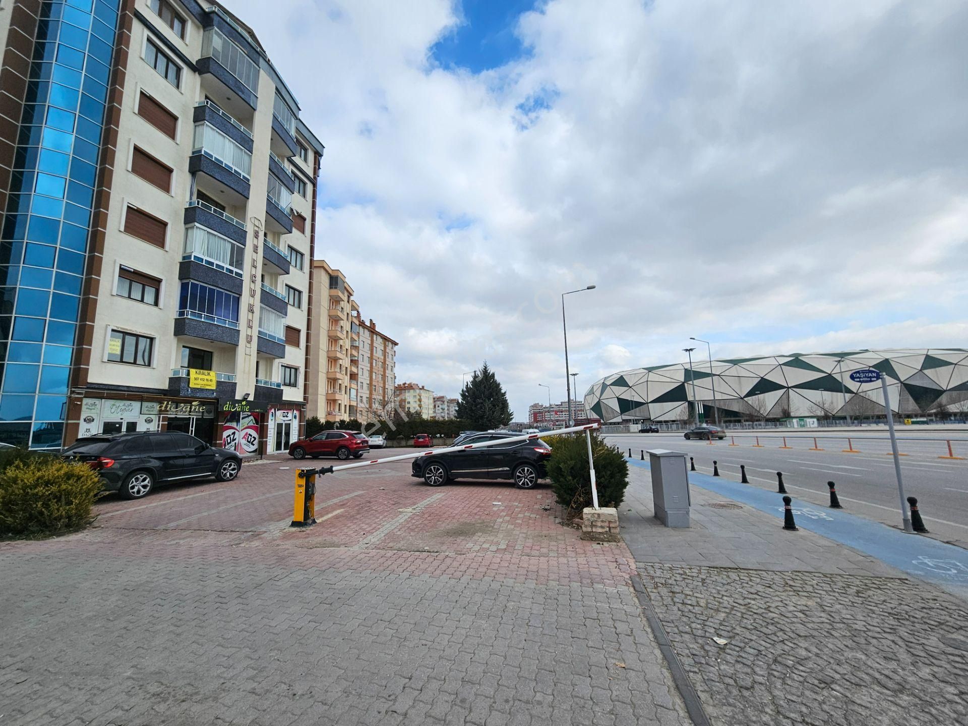 Selçuklu Parsana Kiralık Daire Stadyum Karşısı Mükemmel Lokasyonda Cadde Cepheli Kiralık Site İçi Lüx Geniş Daire