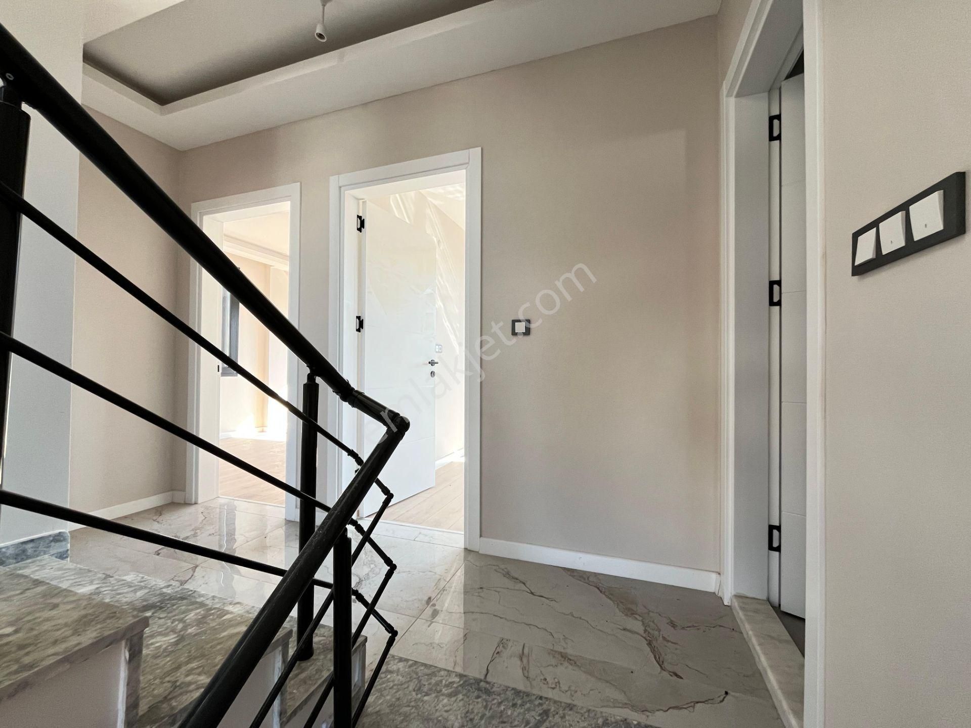 Doğanbey'de Açık Ferah Konumda Satılık Sıfır Tek Müstakil 3+1 Villa - Görsel 23