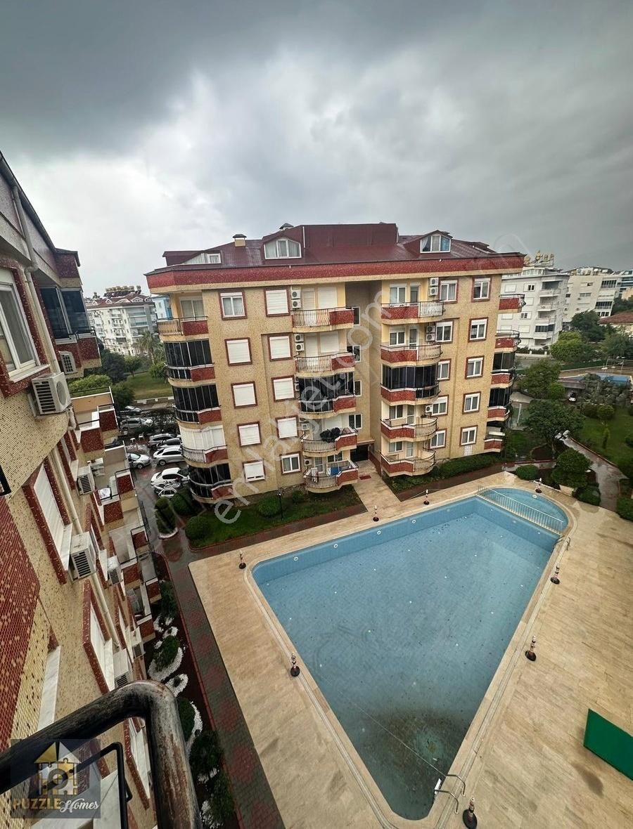 Alanya Oba Satılık Daire Alanya Obagöl 3+2 Eşyalı Denize 200 Metre Satılık Dubleks Daire