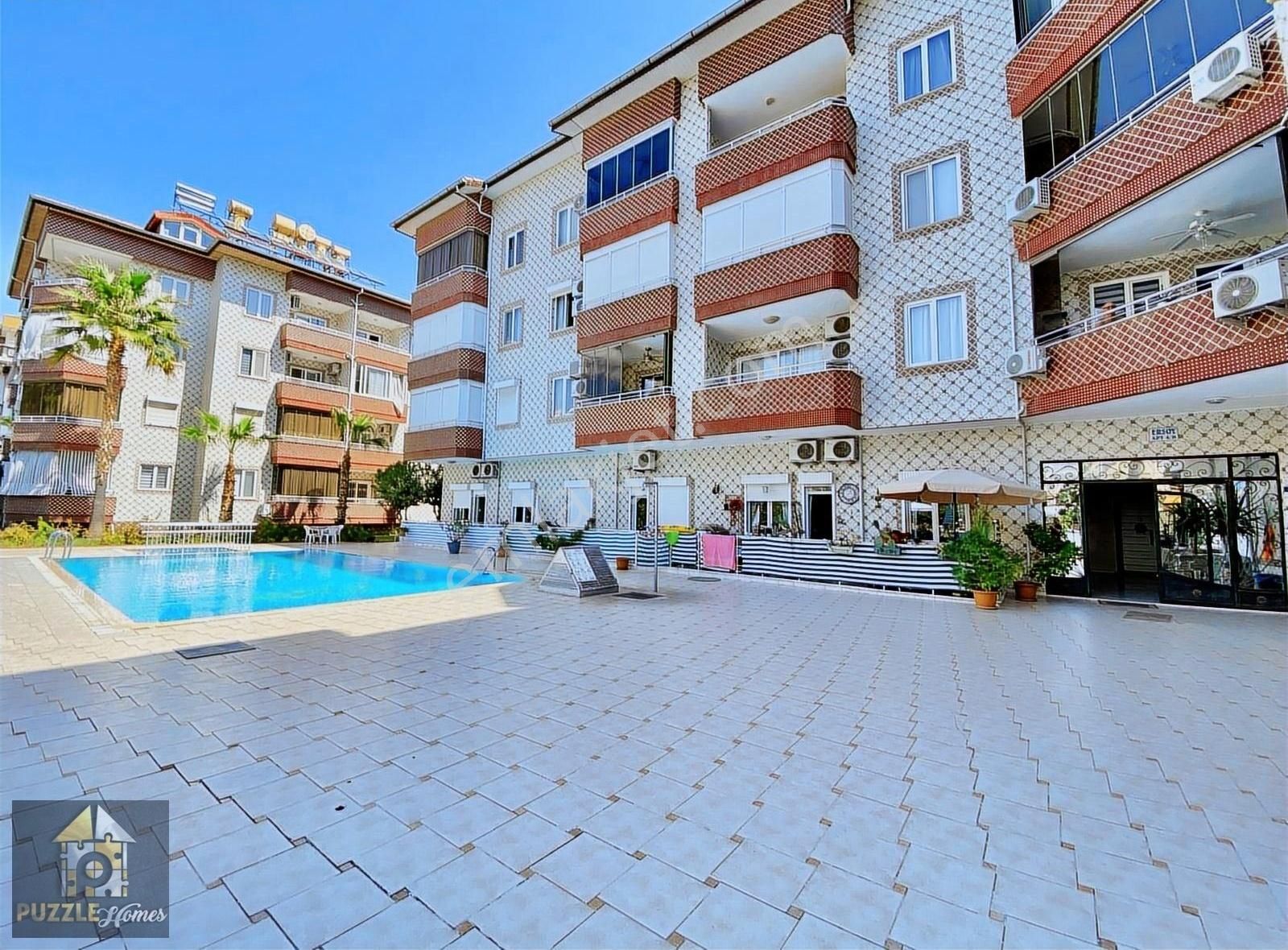 Alanya Oba Satılık Daire Obagöl 1+1 Denize 300 Metre Eşyalı Havuz Manzaralı Satılık Daire