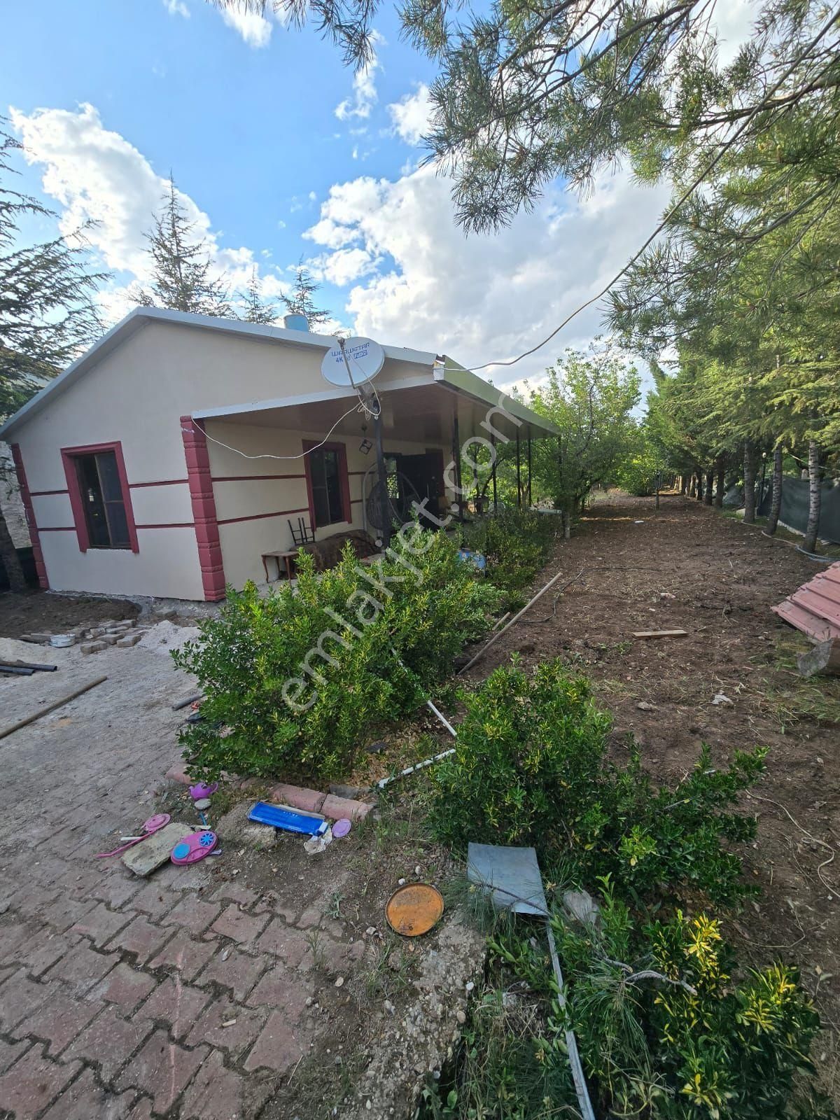 Meram Gödene Satılık Konut İmarlı Meram Gödenede 1140 M2 İçerisinde İki Adet Bahce Evi Olan Yerimiz Satılık