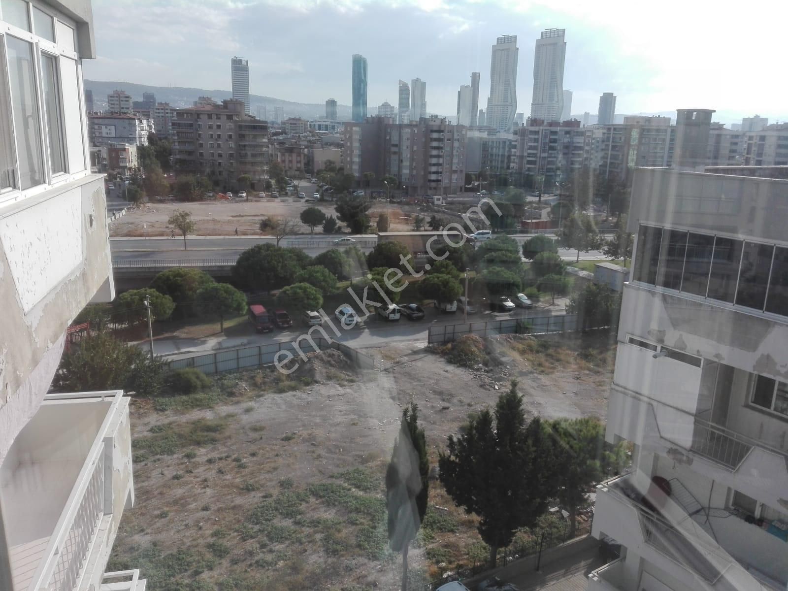 Bayraklı,da Merkezi Konumdaki Dairemiz Satılık - Görsel 15