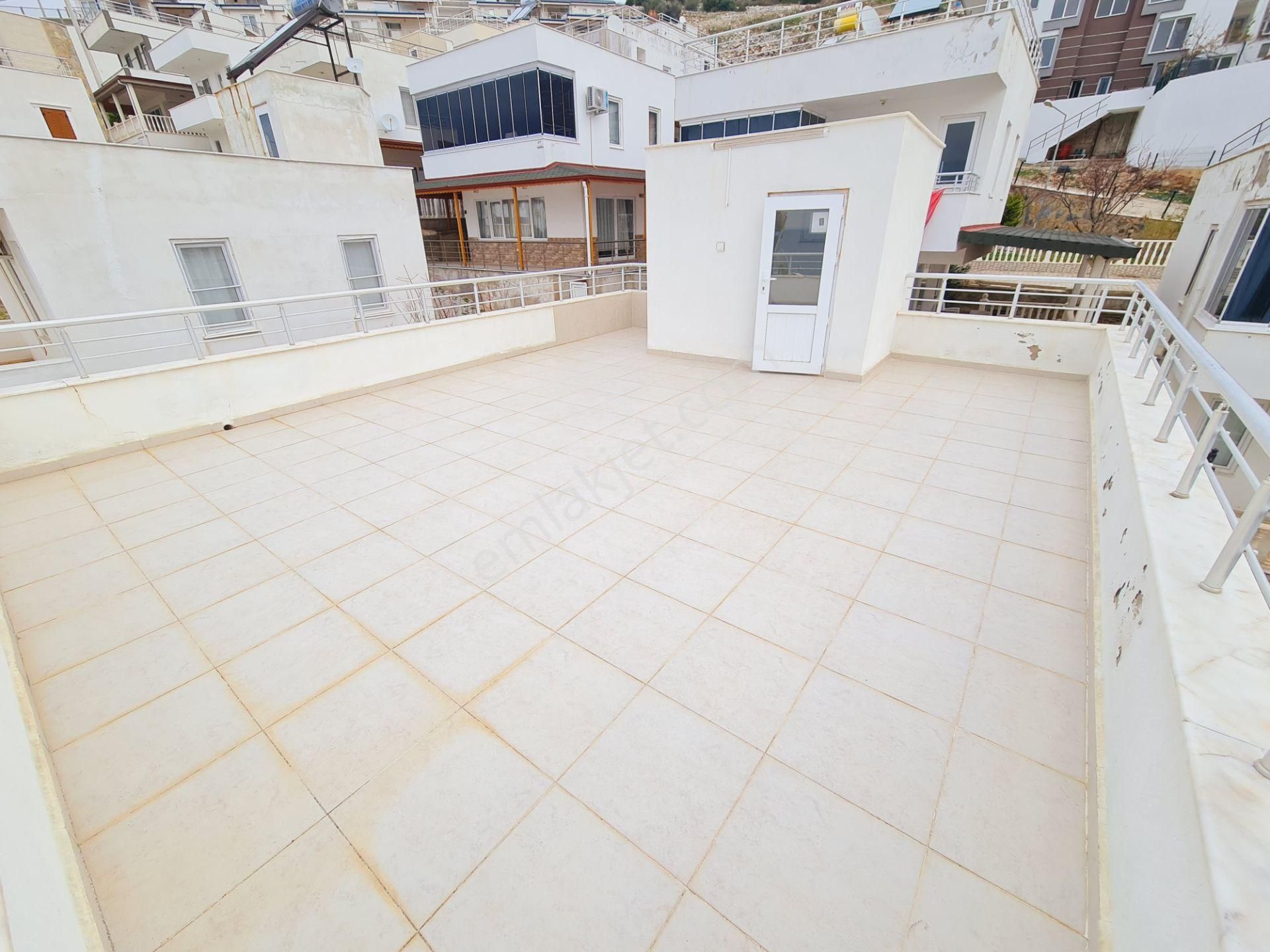Akbükde Eşsiz Manzaraya Sahip 3+1 Ful Eşyalı Villa - Görsel 29