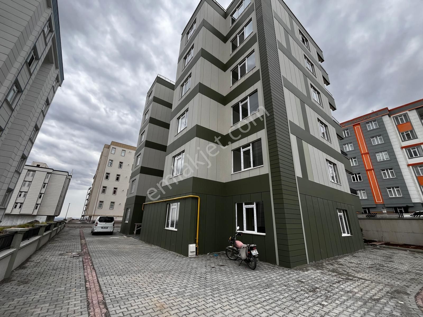 Kılıçoğlu Emlaktan Satılık Ultra Daire Seyrantepe De