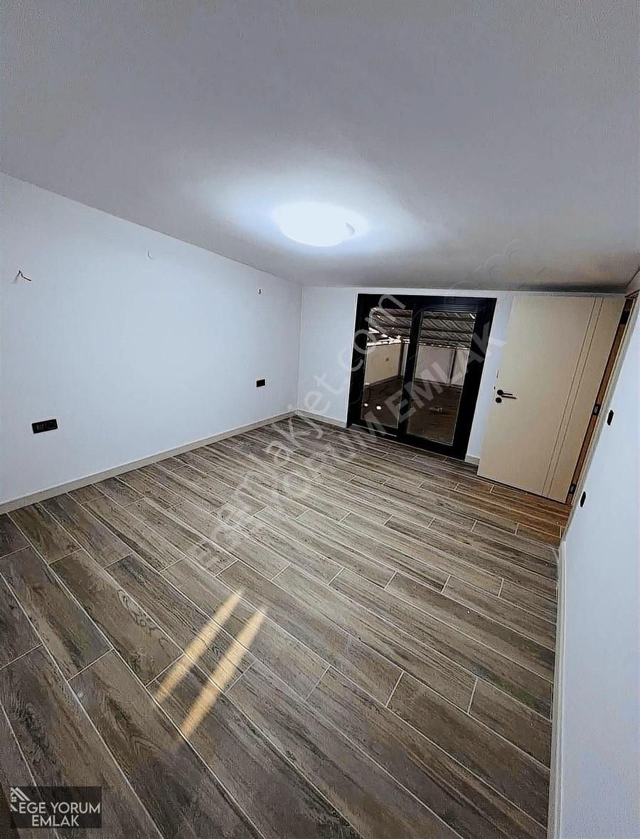 İzmir Menderes Devlet Hastanesi Yakınında Modern,geniş Villa - Görsel 2