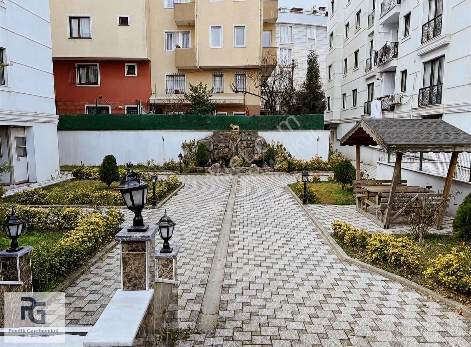 Pendik Dumlupınar Satılık Daire Pendik Gözdağında Şelale Park Sitesinde 2+1 Satılık Daire