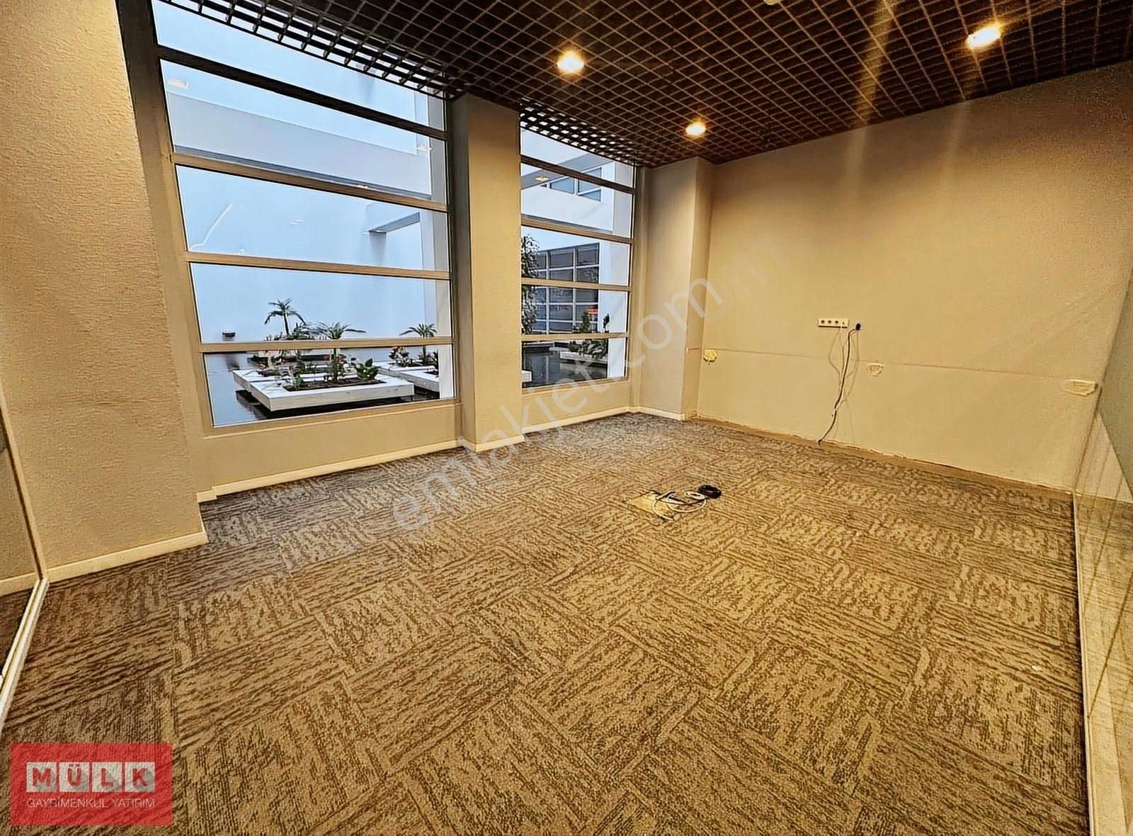 İstanbul Eyüpsultan Kiralık Plaza Katı Az Katlı, Yataya Kurulu Flatofis Halıç'te Kiralık 324 M² Ofis