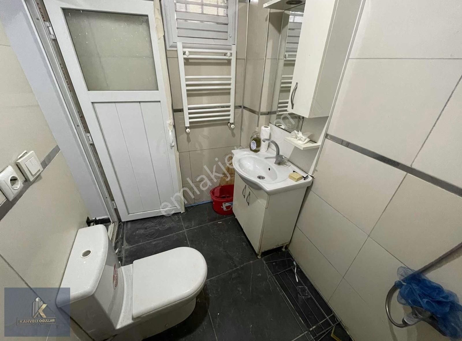 Bayrampaşa Yenidoğan Kiralık Daire Kahveci Oğulları Emlak'tan Yenidoğan Mah. Eşyalı 2+1 80m2