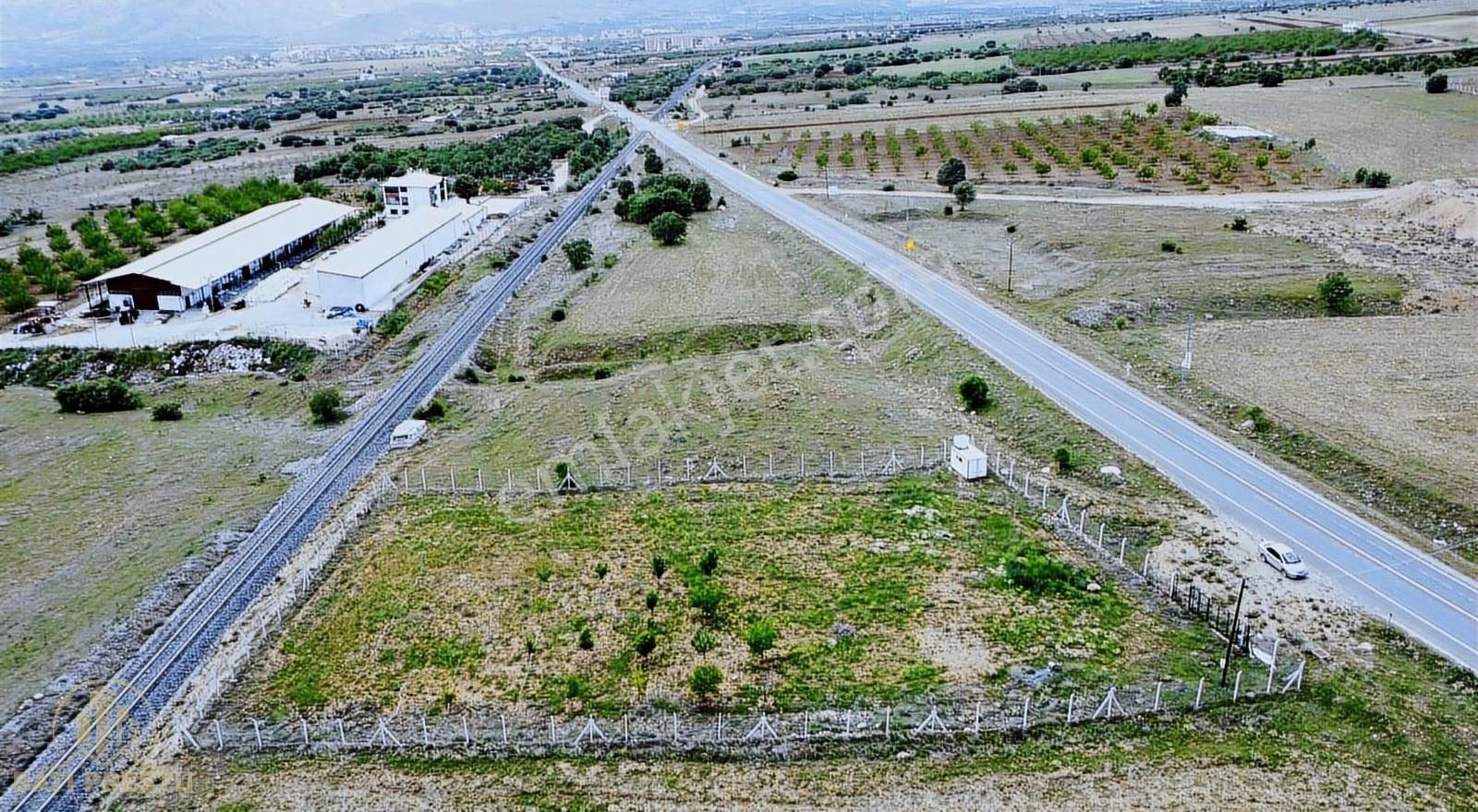 Baskil Cumhuriyet Satılık Tarla Elazığ-baskil Yolu Üzerinde Satılık Fırsat Bahçe