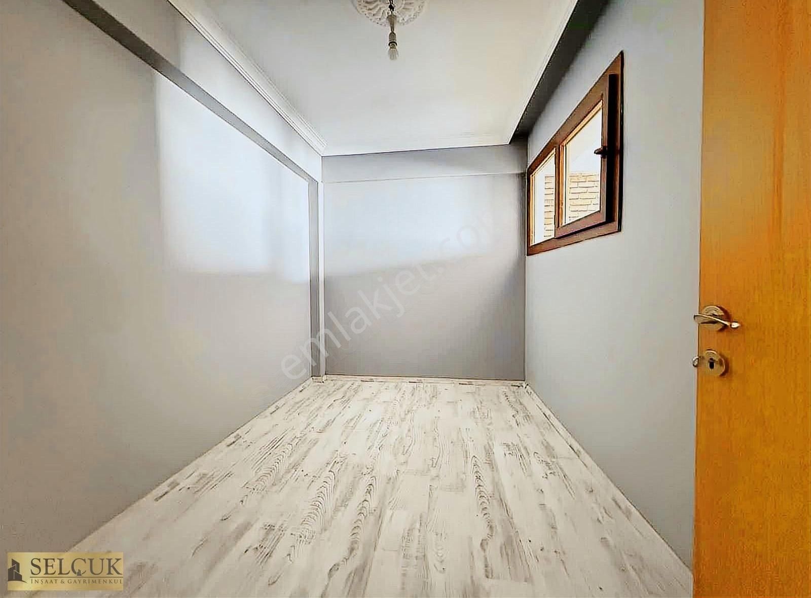 Yunusemre Evrenos Satılık Daire Selçuktan Satılık Muradiye Evrenosta 3+1 125m2 Son Kat Daire