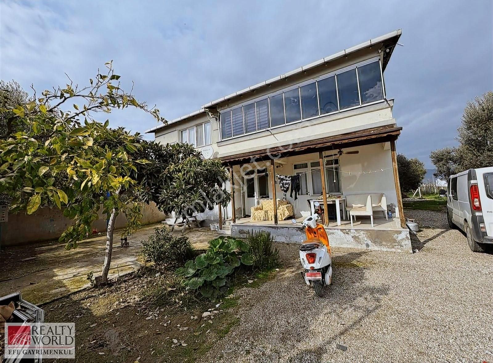 Torbalı Şehitler Satılık Tarla Torbalı / Şehitler'de Satılık 2 Katlı Evi Ve Tarlası