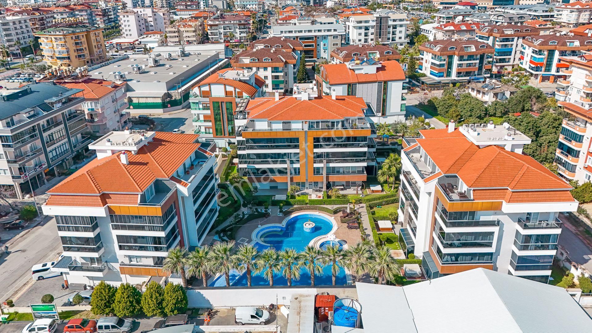 Alanya Oba Satılık Daire Oba 4+1lüks Sitede Çok Geniş 200 M2 Yerden Isıtmalı İkam. Uygun