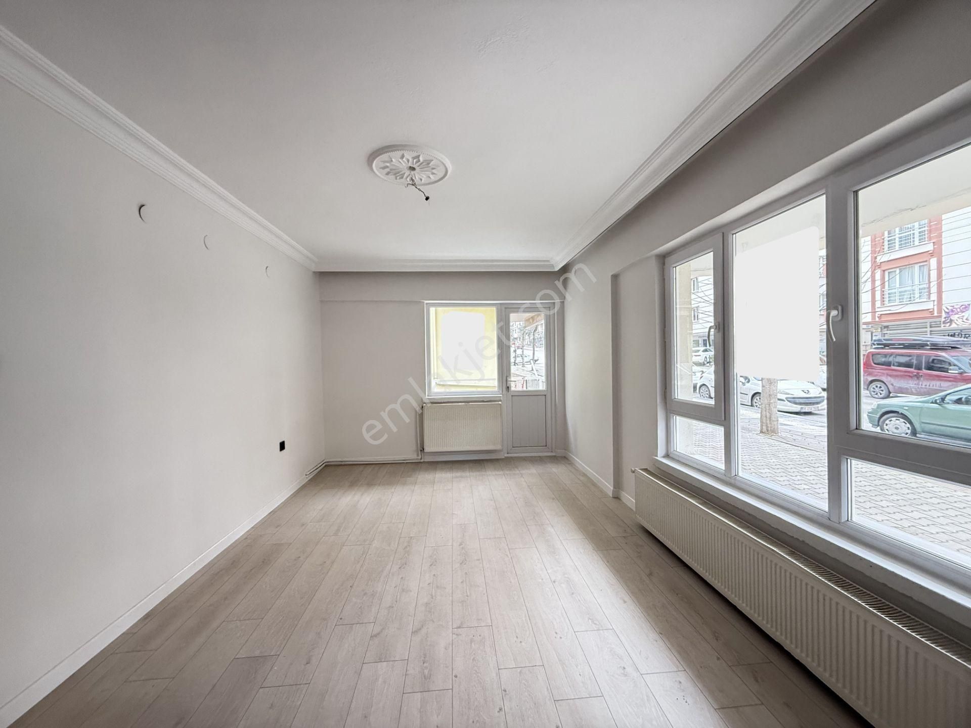 Çiftçioğulları Emlak'tan Pursaklar Merkez'de Isı Yalıtımlı Yüksek Giriş 2+1 Daire