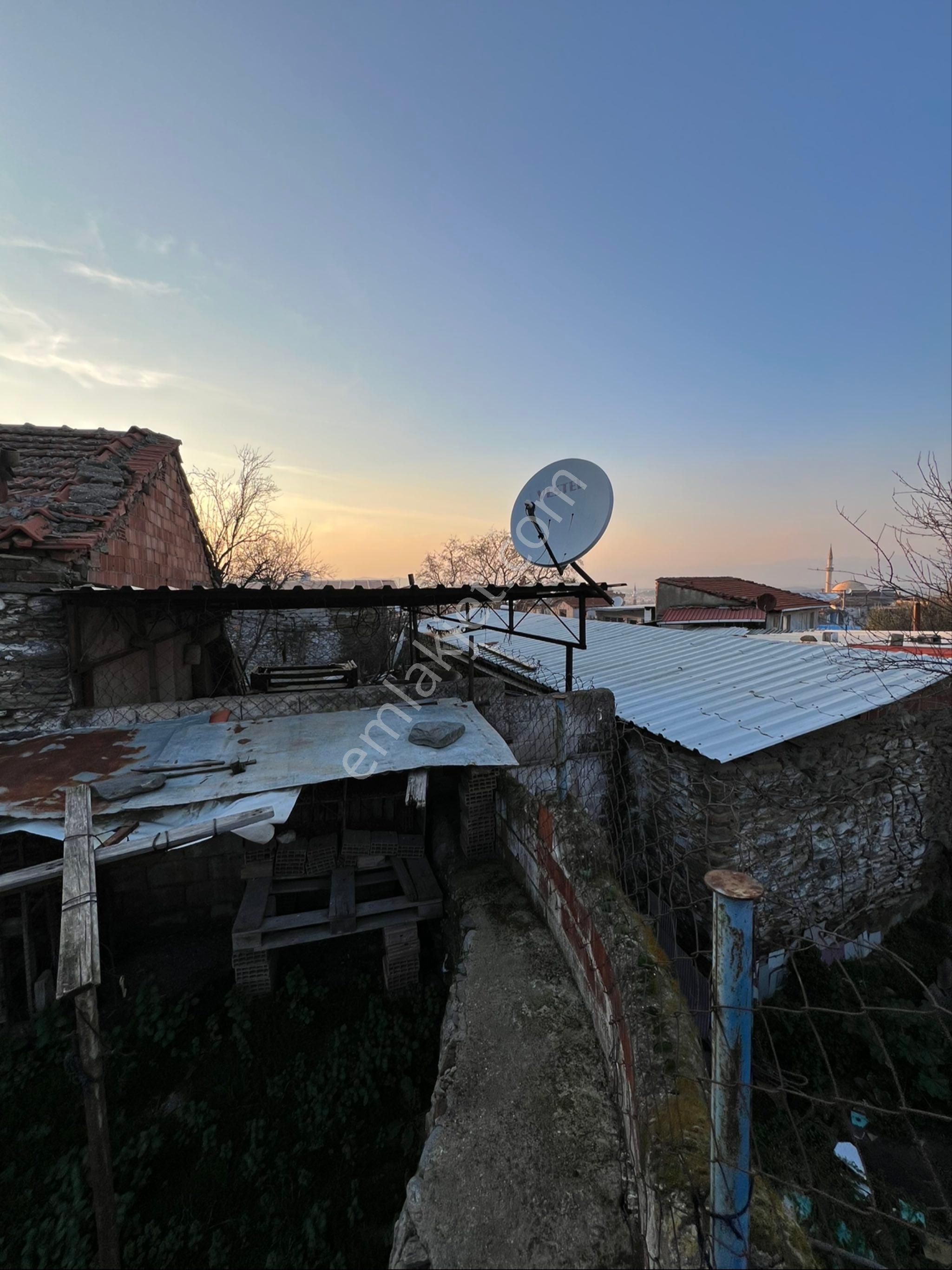 Akyoruk Gayrimenkulden Satılık Masrafsız Büyük Bahçeli Müstakil Ev - Görsel 35