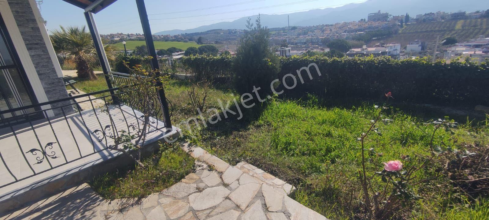 Kuşadası Soğucak Satılık Villa Kuşadası Soğuk Mevkiinde Full Deniz Manzaralı 2+1 Villa