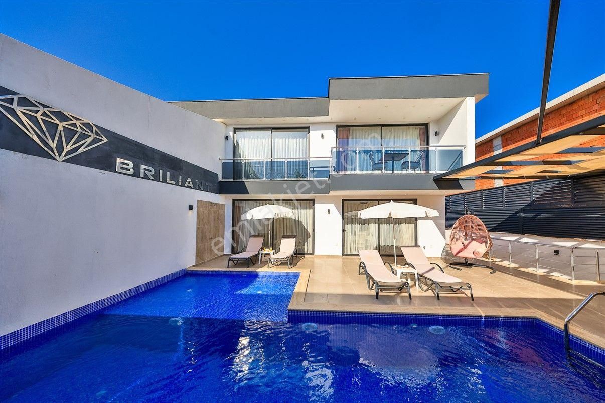 Kaş Kalkan'da Merkezi Konum 2 Tane (4+1) Satılık Villa - Görsel 7