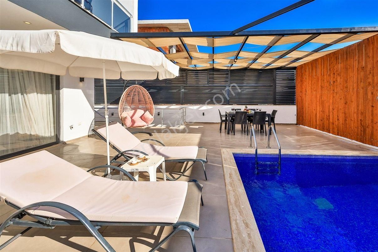 Kaş Kalkan'da Merkezi Konum 2 Tane (4+1) Satılık Villa - Görsel 26