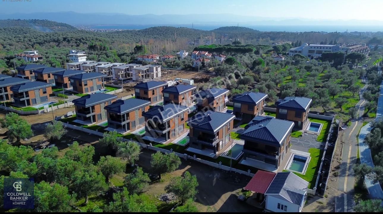 Güre Ağaçlı Yolda Havuzlu 3+1 Site İçerisinde Müstakil Satıılık Villa - Görsel 28