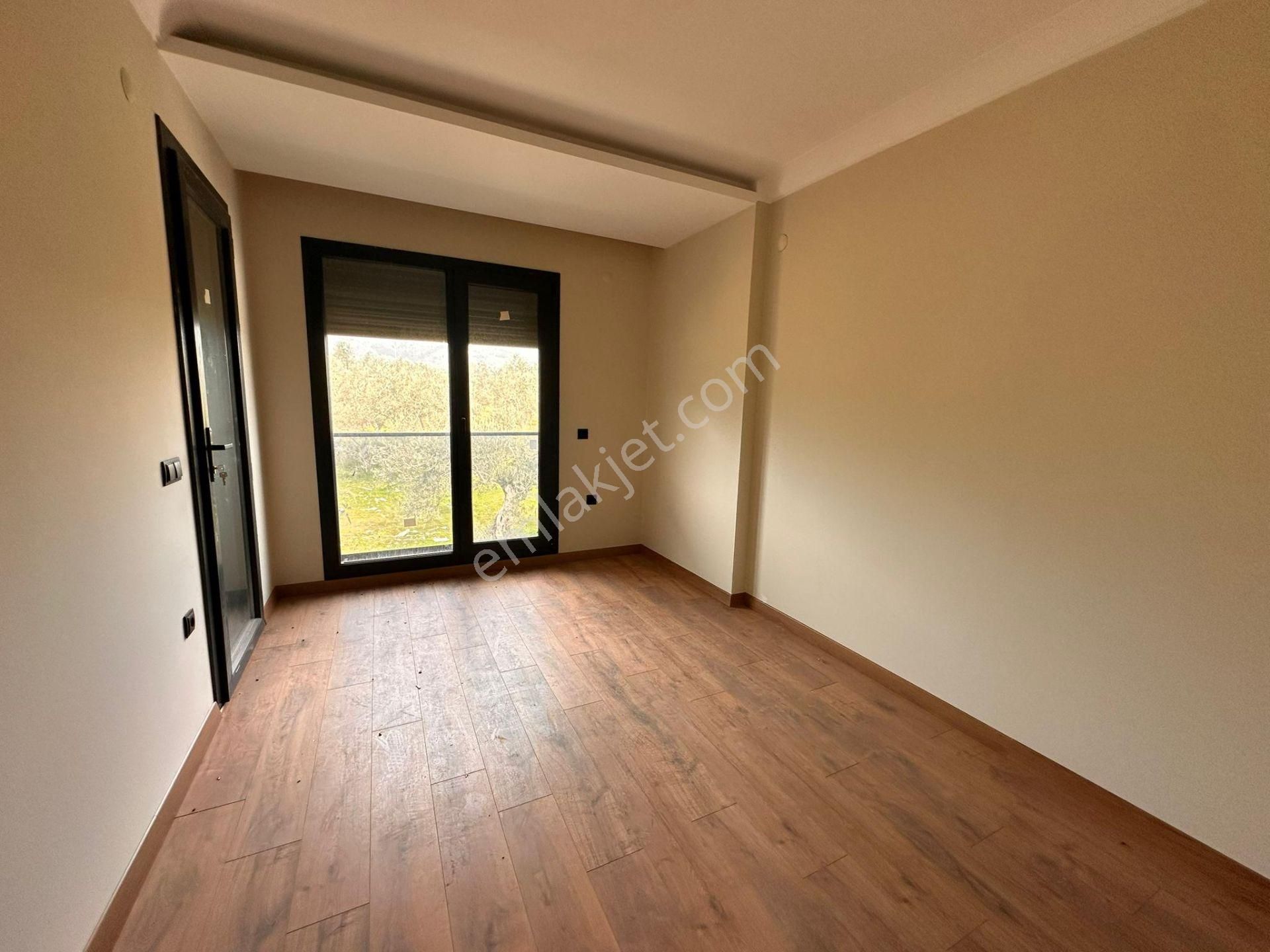 Güre Ağaçlı Yolda Havuzlu 3+1 Site İçerisinde Müstakil Satıılık Villa - Görsel 16