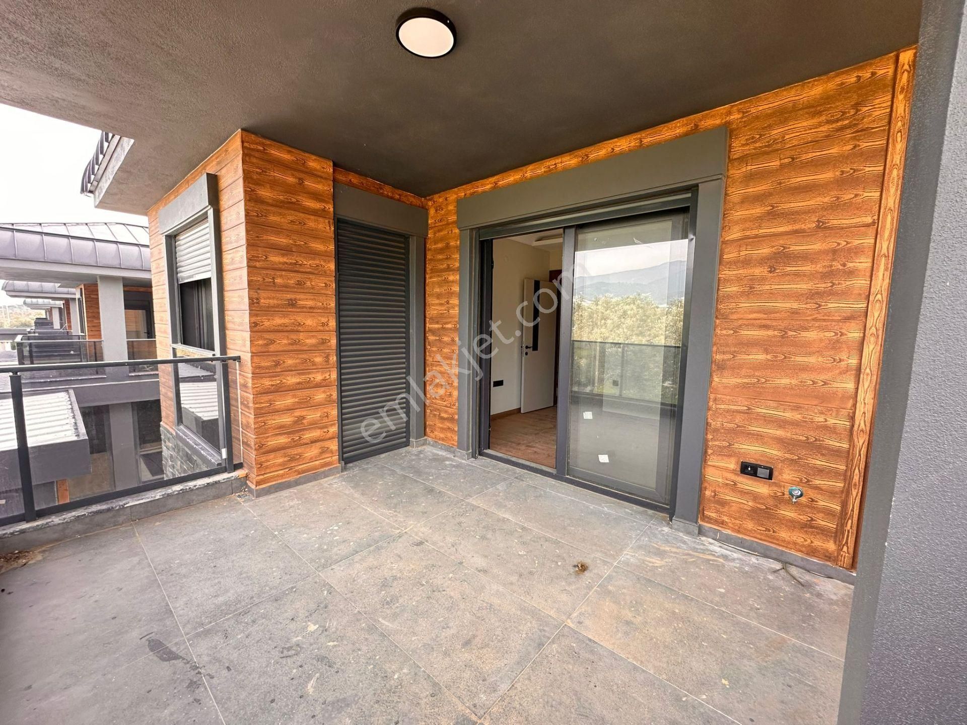 Güre Ağaçlı Yolda Havuzlu 3+1 Site İçerisinde Müstakil Satıılık Villa - Görsel 20