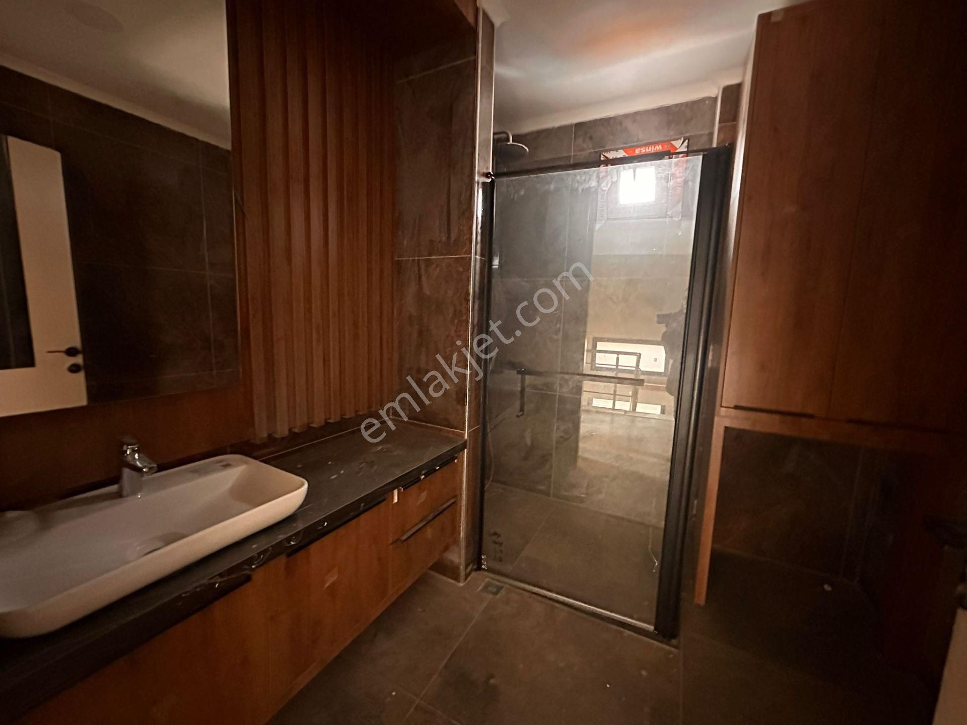Güre Ağaçlı Yolda Havuzlu 3+1 Site İçerisinde Müstakil Satıılık Villa - Görsel 22