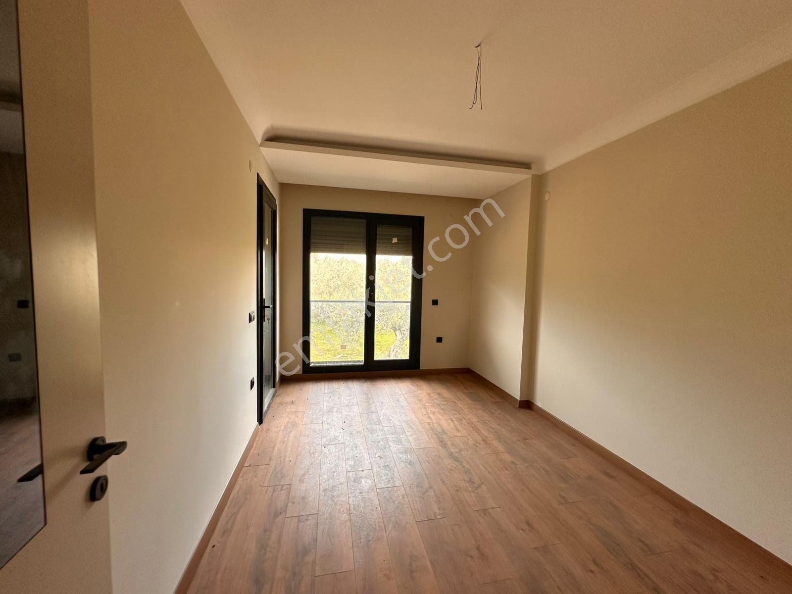 Güre Ağaçlı Yolda Havuzlu 3+1 Site İçerisinde Müstakil Satıılık Villa - Görsel 15