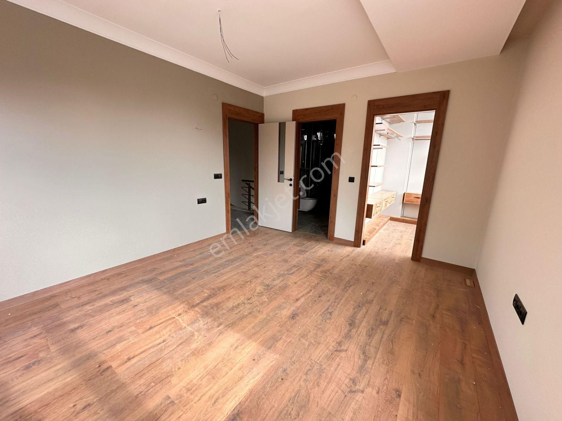 Güre Ağaçlı Yolda Havuzlu 3+1 Site İçerisinde Müstakil Satıılık Villa - Görsel 24