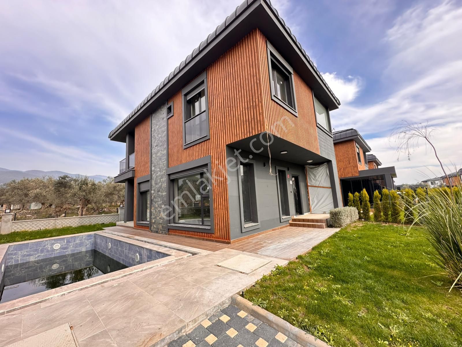 Güre Ağaçlı Yolda Havuzlu 3+1 Site İçerisinde Müstakil Satıılık Villa - Görsel 30