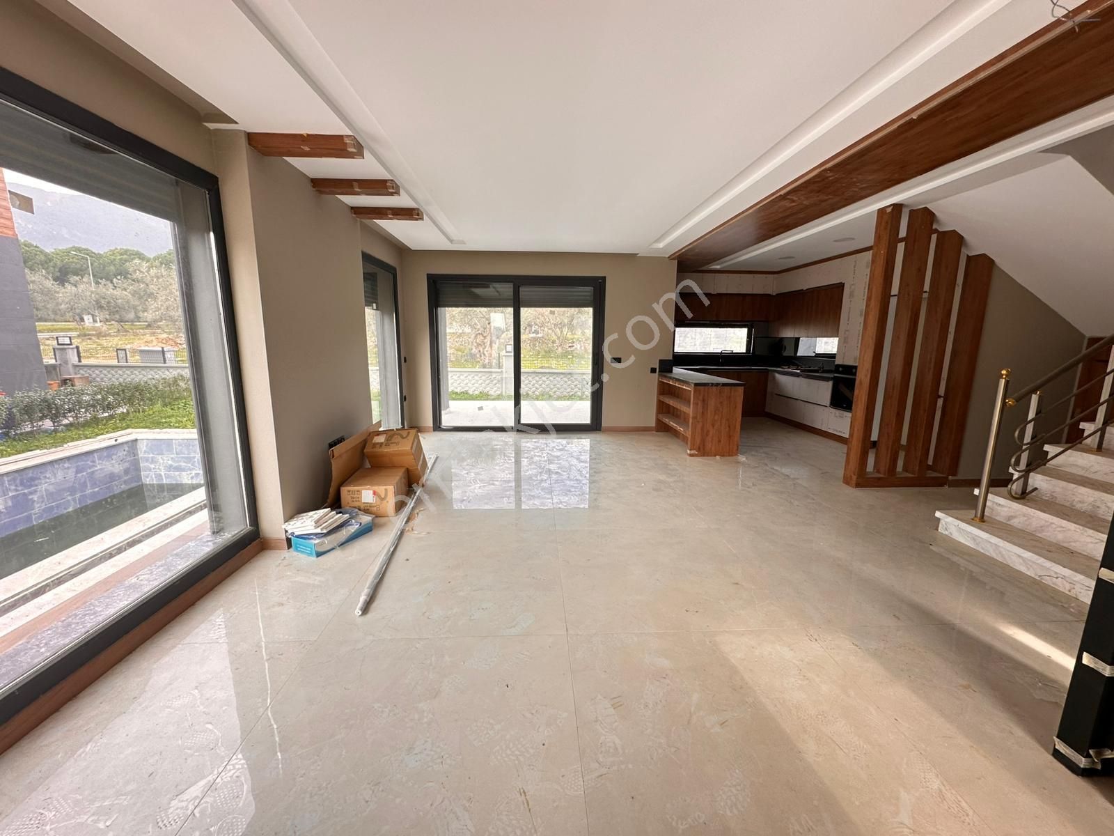 Güre Ağaçlı Yolda Havuzlu 3+1 Site İçerisinde Müstakil Satıılık Villa - Görsel 3
