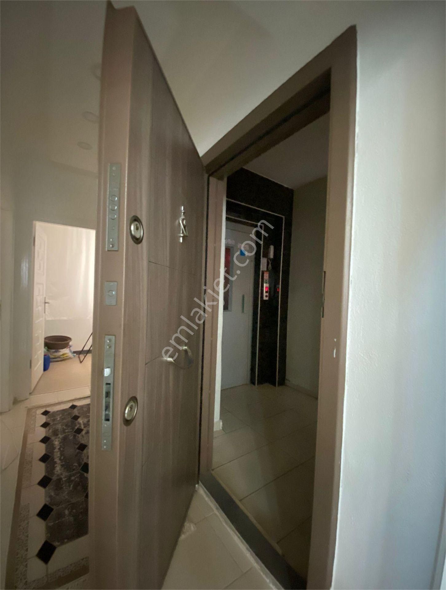 Şeyh Sinan Mahallesi İçi Özel Dizaynlı 2+0 Satılık Daire