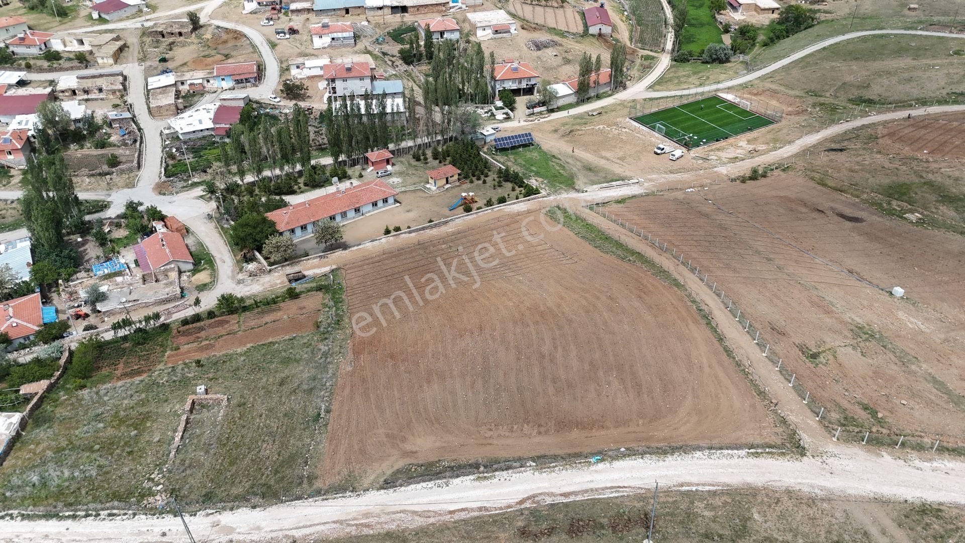 Çobanlar Akkoyunlu Köyü Satılık Konut İmarlı Afyonkarahisar / Çobanlar / Akkoyunlu Da 857 M² İmarlı Arsa