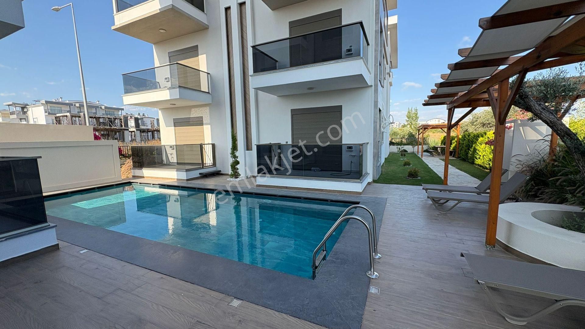 Manavgat Ilıca Da Havuzlu Lüks Satılık 2+1 Daire