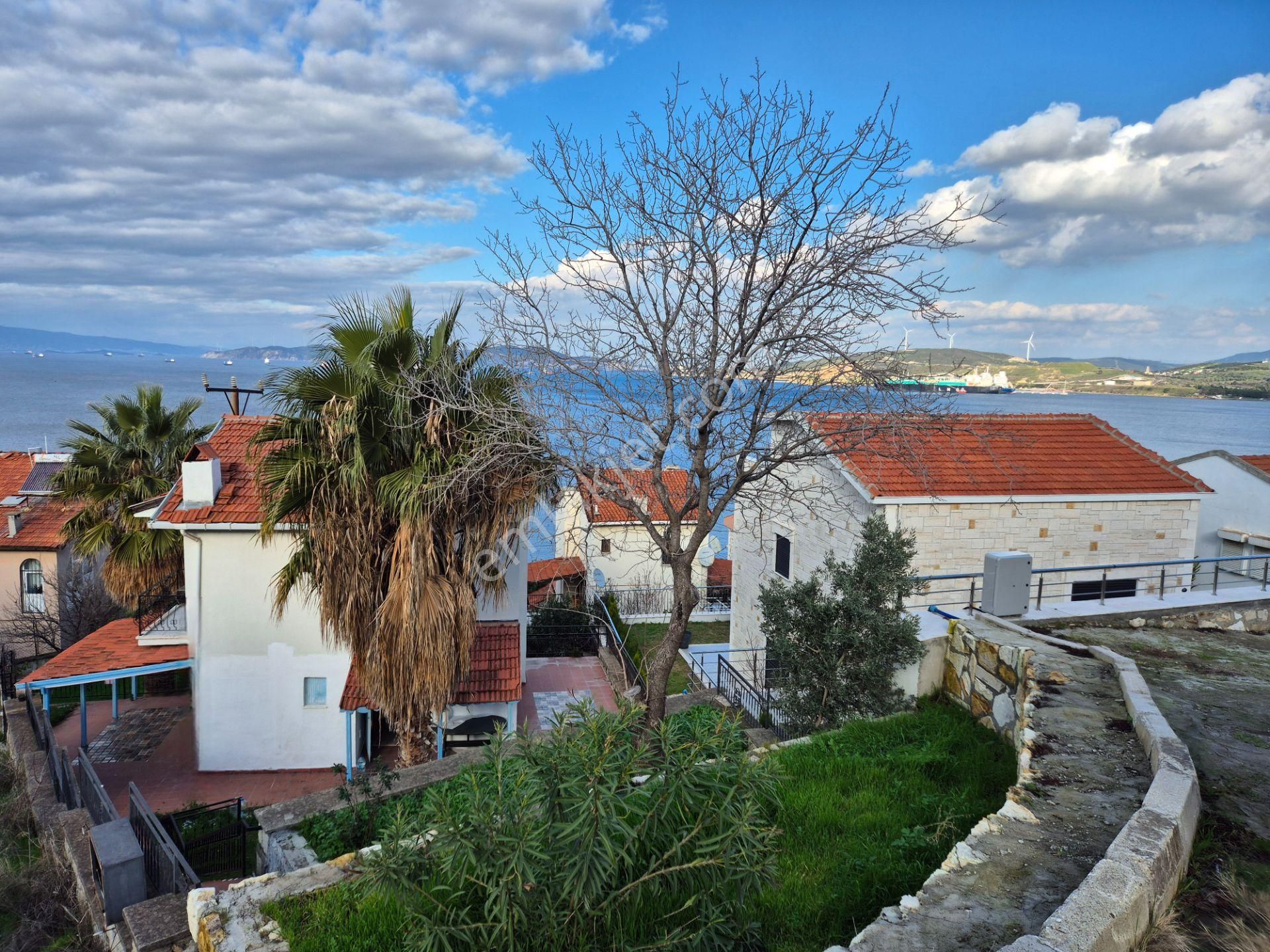 Foça Cumhuriyet Satılık Villa Yeni Foça'da Ful Deniz Manzaralı Tam Müstakil Satılık Villa