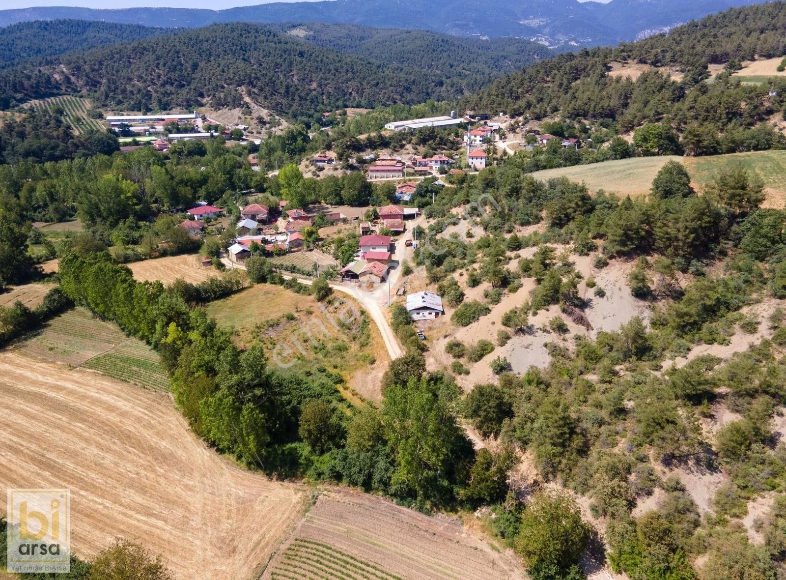 Göynük Gökçesaray Köyü (Nasuhlar) Satılık Konut İmarlı Bolu Göynük'te İmarlı 483 M² Köyiçi Müstakil Arsa !